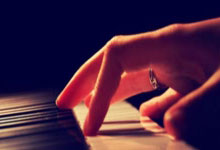 特瓦斯回击:皇马自己要求改赛程,结果休息时间又不足72小时.